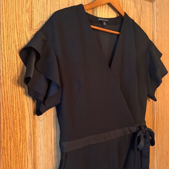 BANANA REPUBLIC Black Flutter Sleeve V-Neck Jumpsuit - Picture 11 of 13